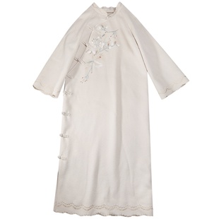 江南范新中式改良版冬日旗袍秋冬款毛呢少女时尚中国风连衣裙绣花