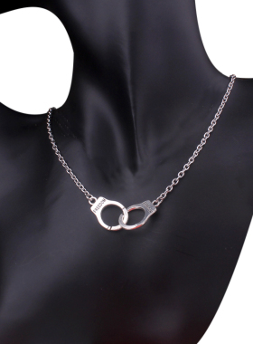 土酷女孩复古小桃心手铐项链