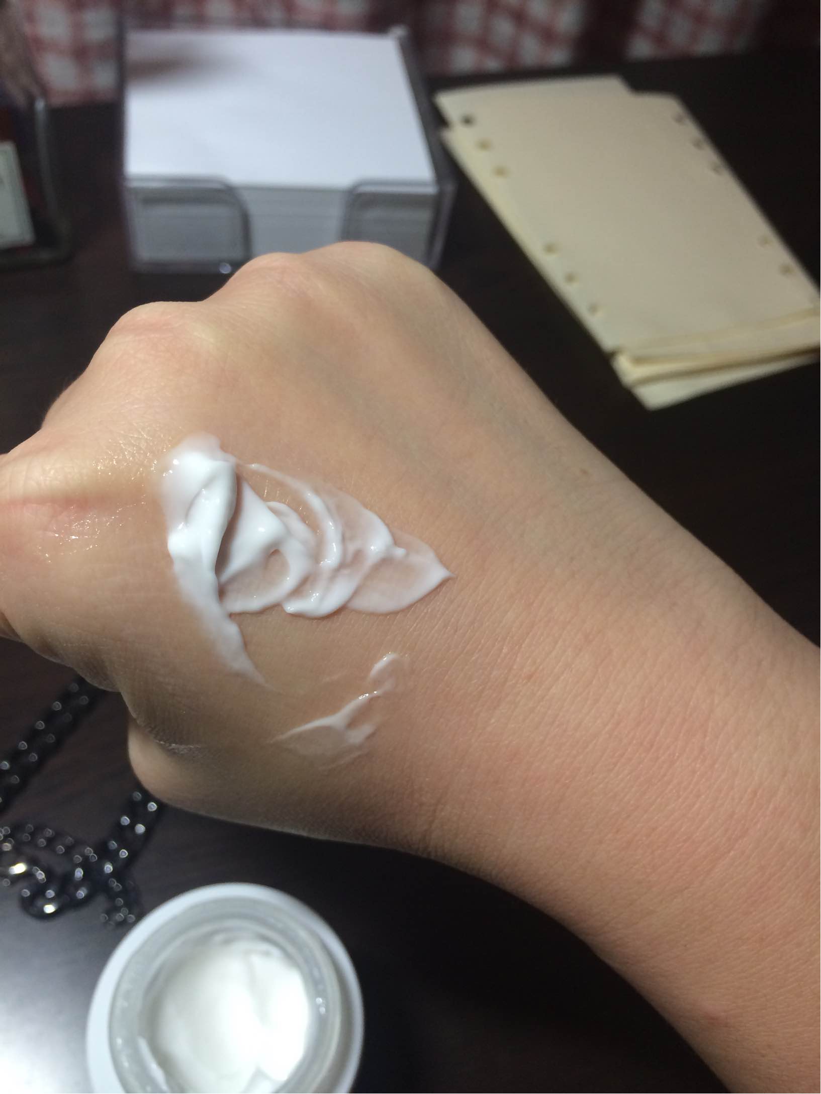 佰草集新玉润保湿菁华霜