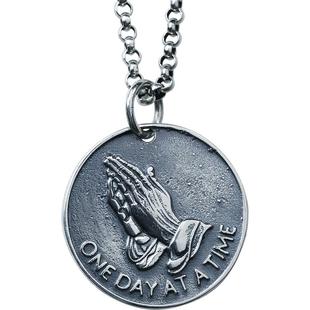 YUKI男士复古925纯银项链祈祷之手吊坠圆牌潮牌女送男友生日礼物