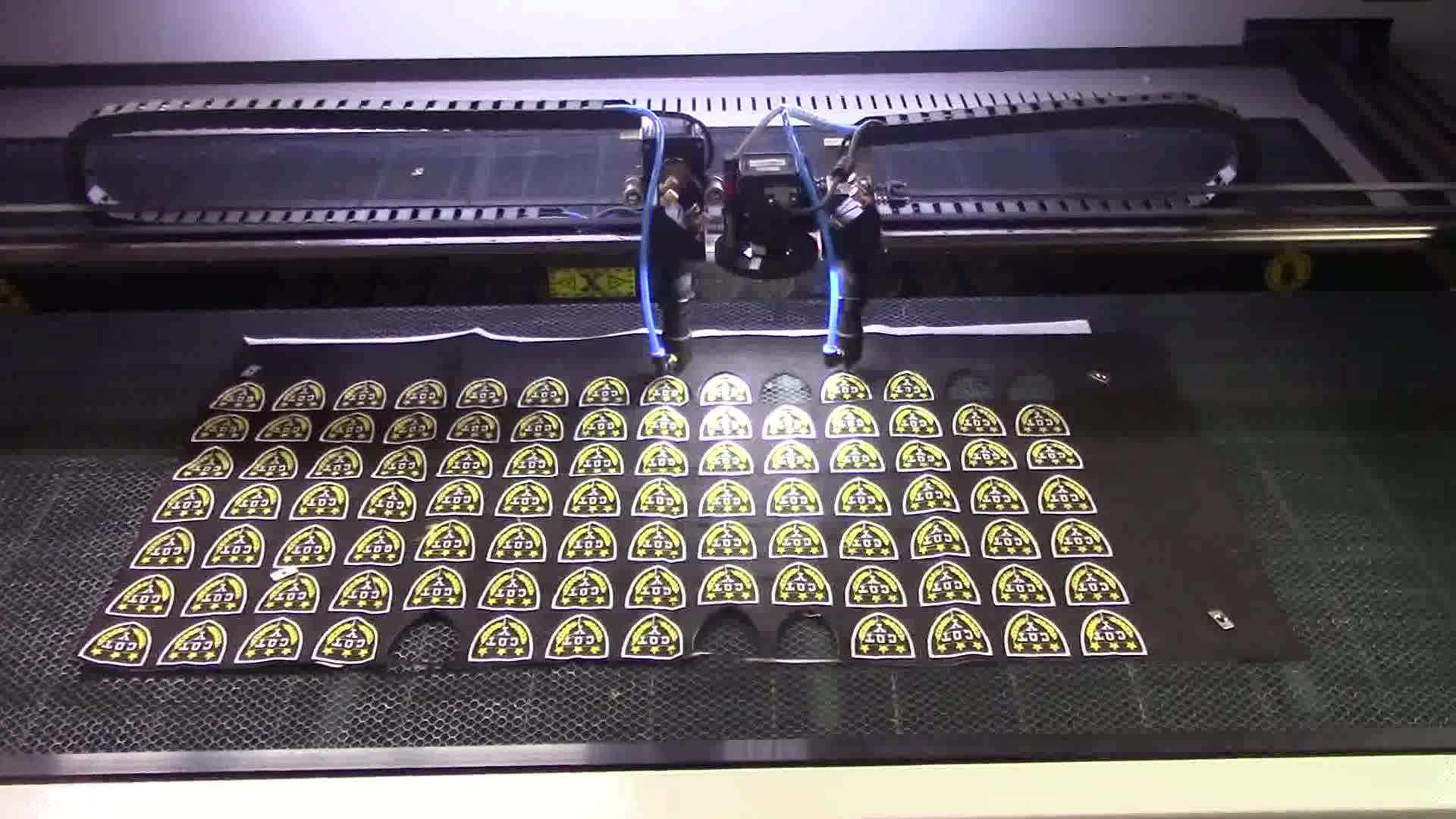 Mc 1610 Fabric Pattern Ccd / Projector Laser Cutting Machine Cut Edge