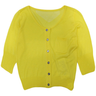 中袖外搭针织开衫配吊带裙低圆领