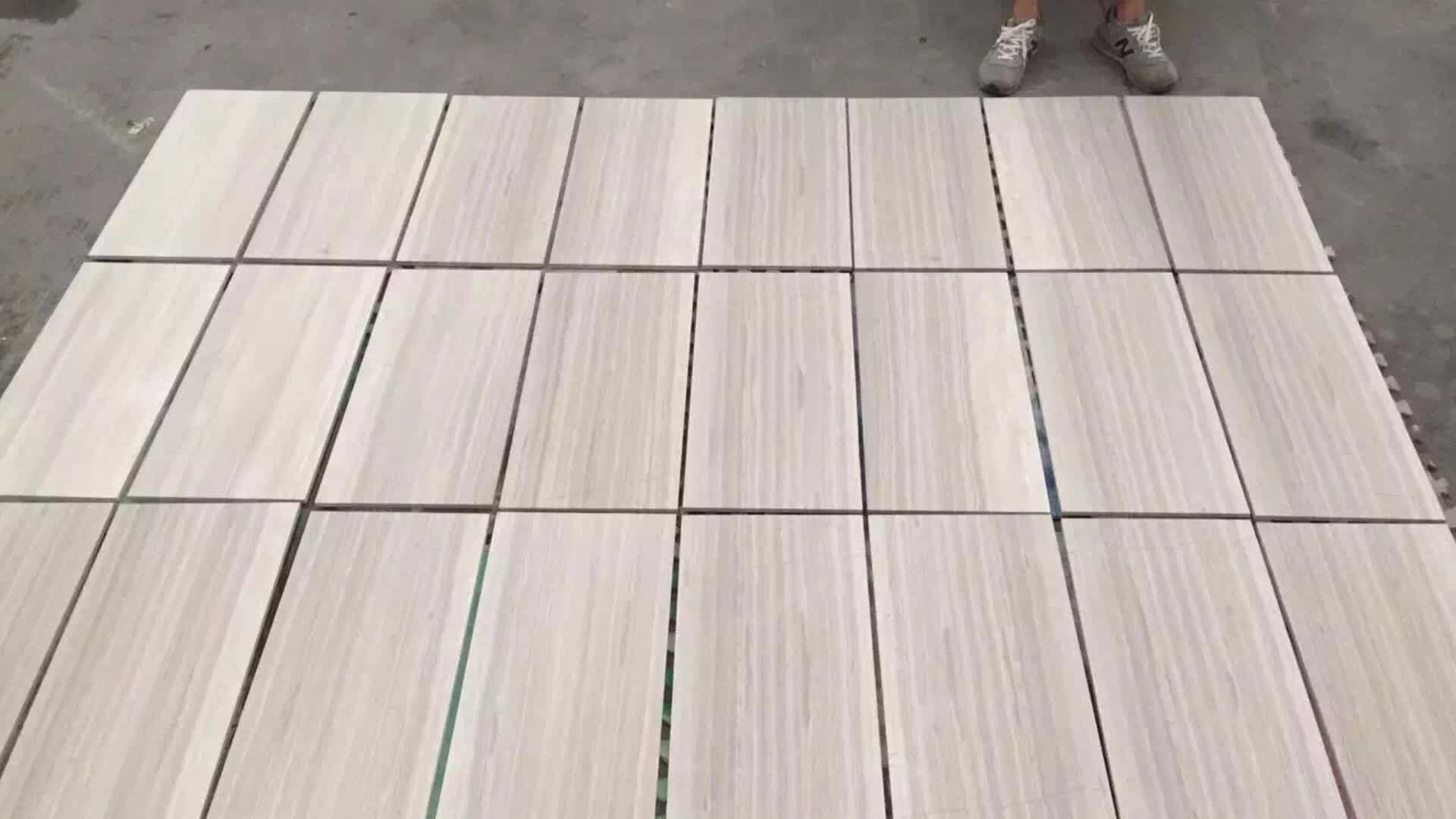 Cinese in legno bianco piastrelle di marmo bianco serpeggiante ... Pavimento legno bianco