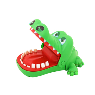 开学儿童节礼物整蛊叔叔海盗桶鳄鱼咬手创意小学生幼儿园生日礼品