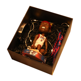 艾弗森篮球公仔科比库里哈登欧文手办玩偶手环生日礼物送男生礼盒