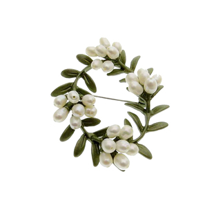 特！配毛衣/大衣，点睛之笔！纯手工！ 天然淡水珍珠镶钻花环胸针