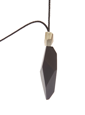 羽毛黑檀木不规则切面刻字银吊坠