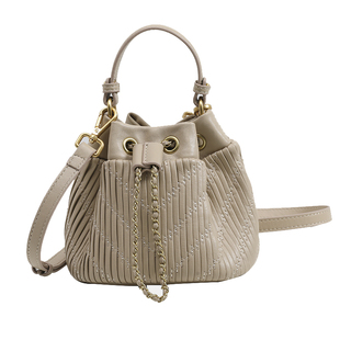 2019最新款法国小众洋气女包迷你水桶包抽绳缩口小包包斜挎百搭包