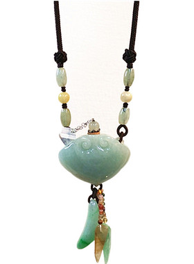 天然冰透翡翠精油项链