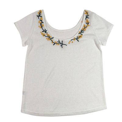 纯棉U型领刺绣冬青小花T恤法式风