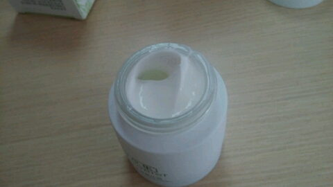 佰草集新玉润保湿菁华霜