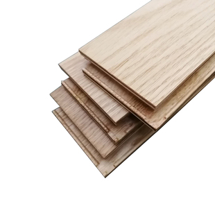 新三层实木橡木浅色人字形木地板本色锁扣人字拼地板