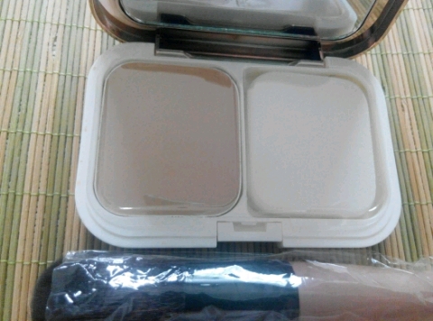 卡姿兰粉饼新恒丽透明粉饼是正规厂商生产的吗？效果好吗？亲自使用后评测,第8张