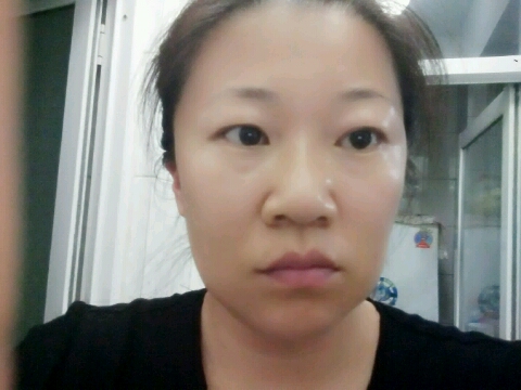 佰草集新玉润保湿菁华露