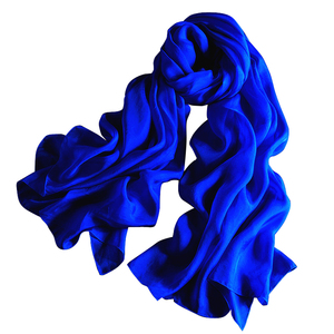 克莱因蓝色春夏流行时尚围巾韩版真丝丝巾女围脖纯色披肩长款百搭