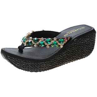 名媛风重工绿宝石镶钻人字拖女厚底增高松糕跟沙滩海边度假凉拖鞋
