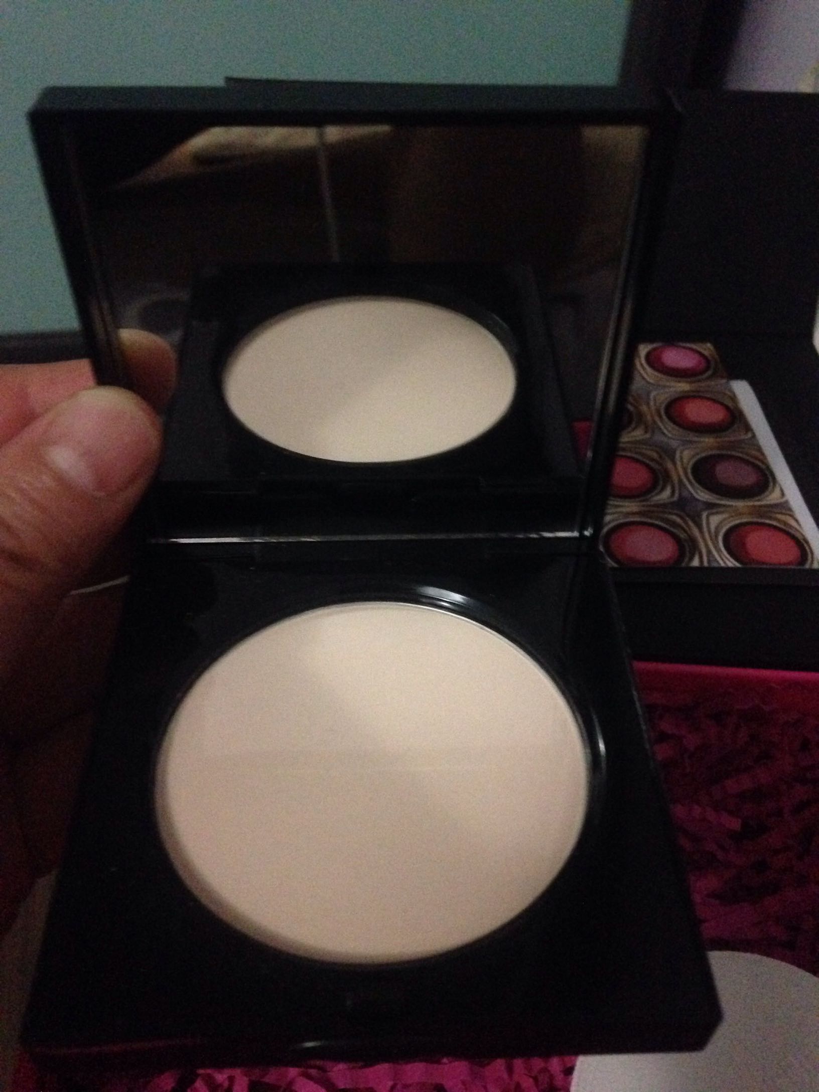 芭比波朗 羽柔蜜粉饼怎么样是哪个国家的牌子，热门产品亲自试验,第5张