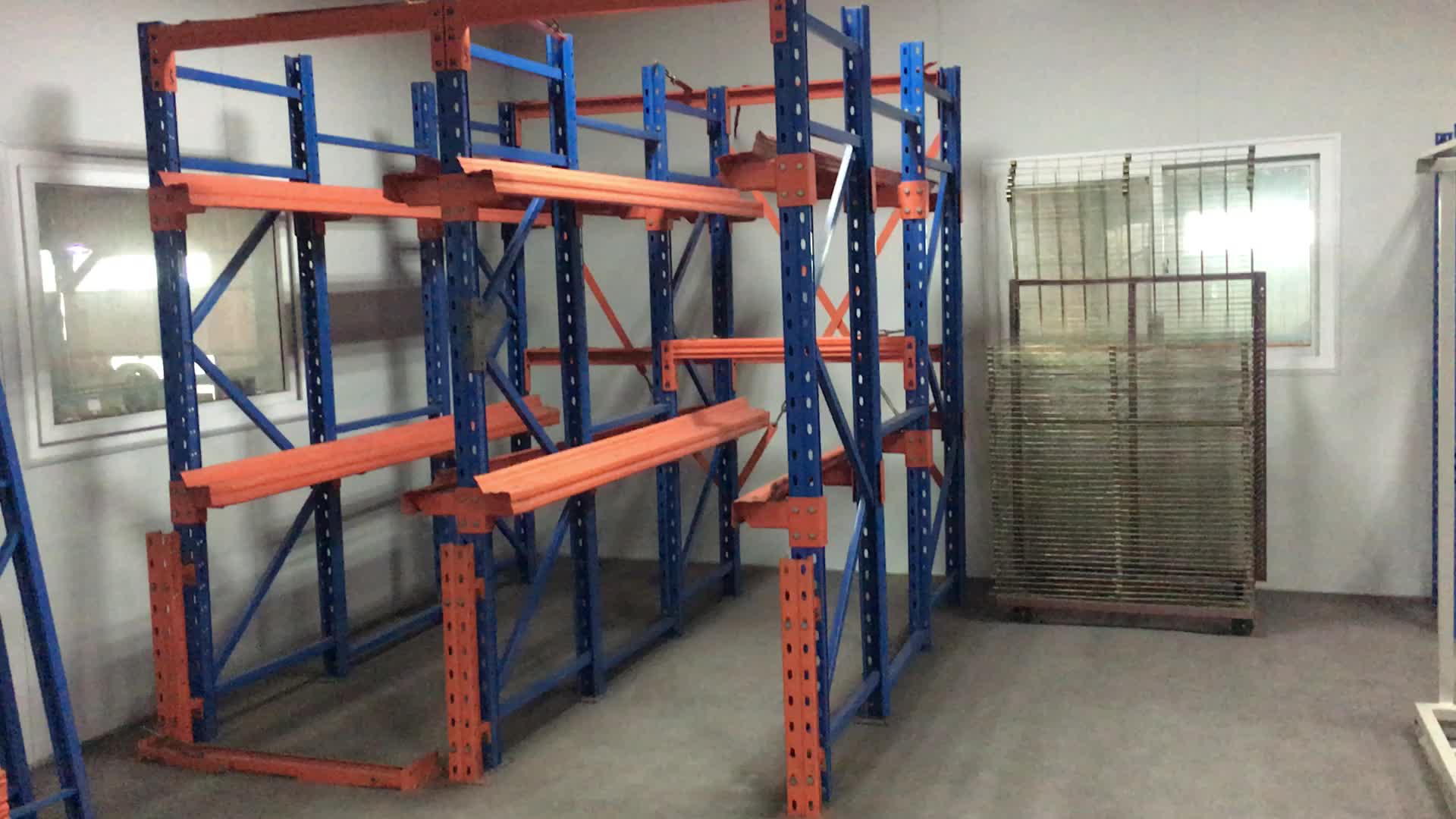 Digne De Rack De Stockage De Palettes Dentraînement Avec Chariot élévateur Buy Lecteur De Rack De Stockage De Palettes Avec Chariot