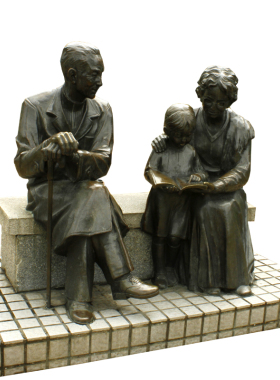 传统文化雕像一家人大型园林景观