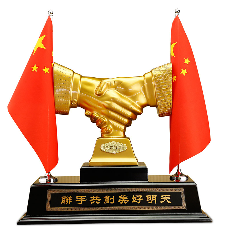 诚信共赢握手合作送客户企业仿铜