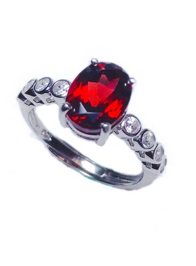莫桑比克纯银镀18k石榴石戒指