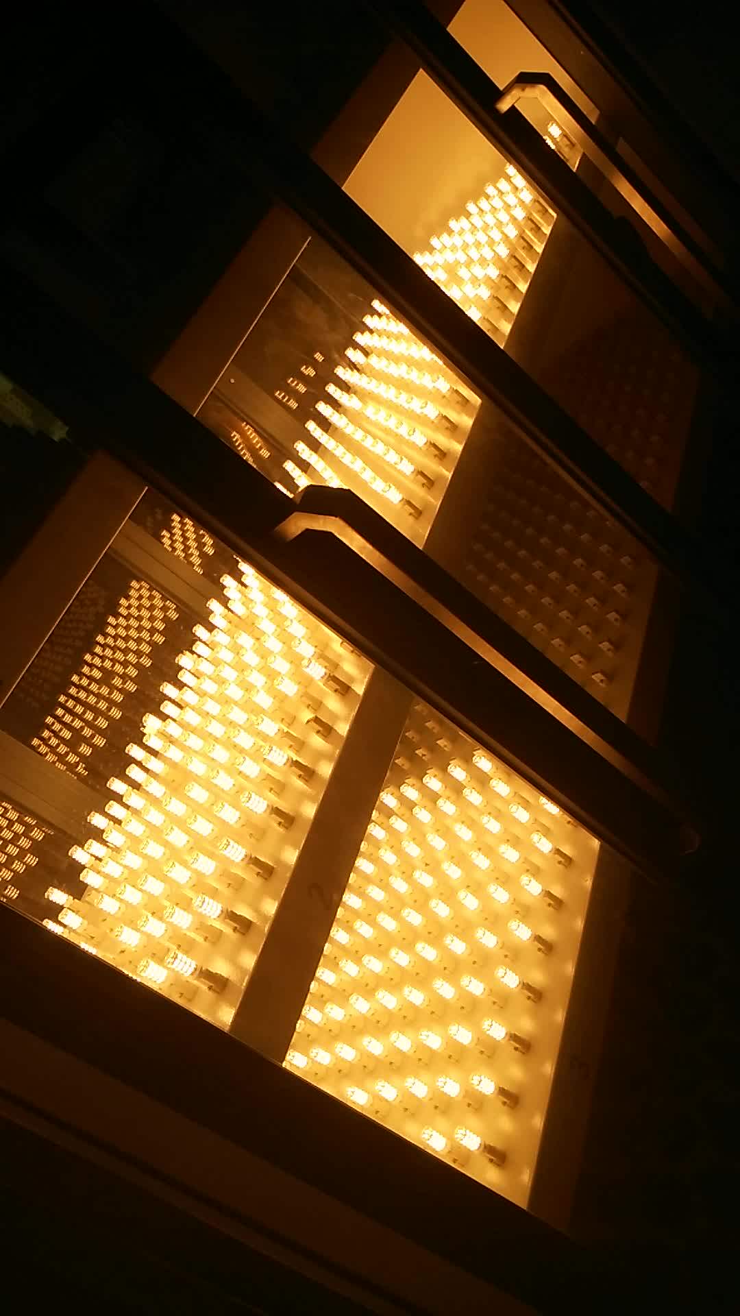 Three Section Dimmable Lamp On G9 Led Light Bulb - Buy G9 Led,G9 Lamp