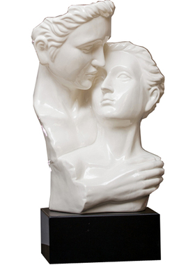 原创欧美人物橱柜软装结婚工艺品