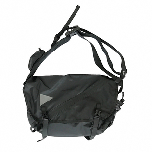 单肩斜挎邮差包ins原宿男女机能风运动学生书包大容量工装背包潮