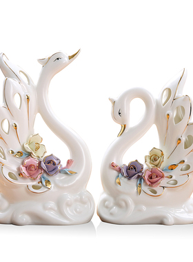 现代创意陶瓷小天鹅家居装饰品摆件结婚礼物酒柜玄关电视柜工艺品