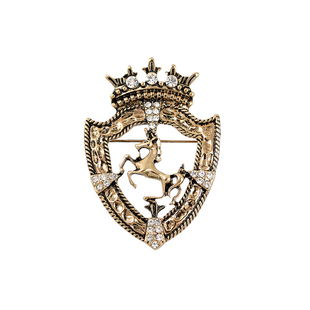 个性潮男西装皇冠胸针韩国复古盾牌马徽章胸花主持人小别针扣配饰