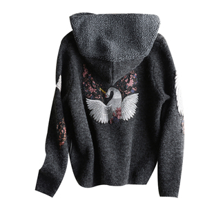 眼前一亮 仙美的天鹅+花朵刺绣 加厚保暖拉链连帽短外套22春秋女