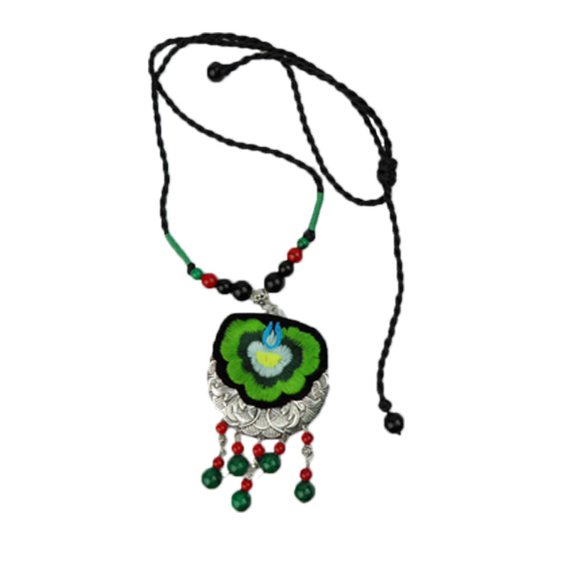 云南民族风长款刺绣毛衣链少数民族吊坠配饰复古新款百搭手工项链