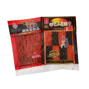 周小玲双色豆腐辣条20g*100袋包邮日本豆腐辣片80后童年怀旧零食