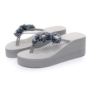 韩版时尚外穿花朵坡跟人字拖鞋防滑厚底海边沙滩鞋夹角凉拖鞋女夏