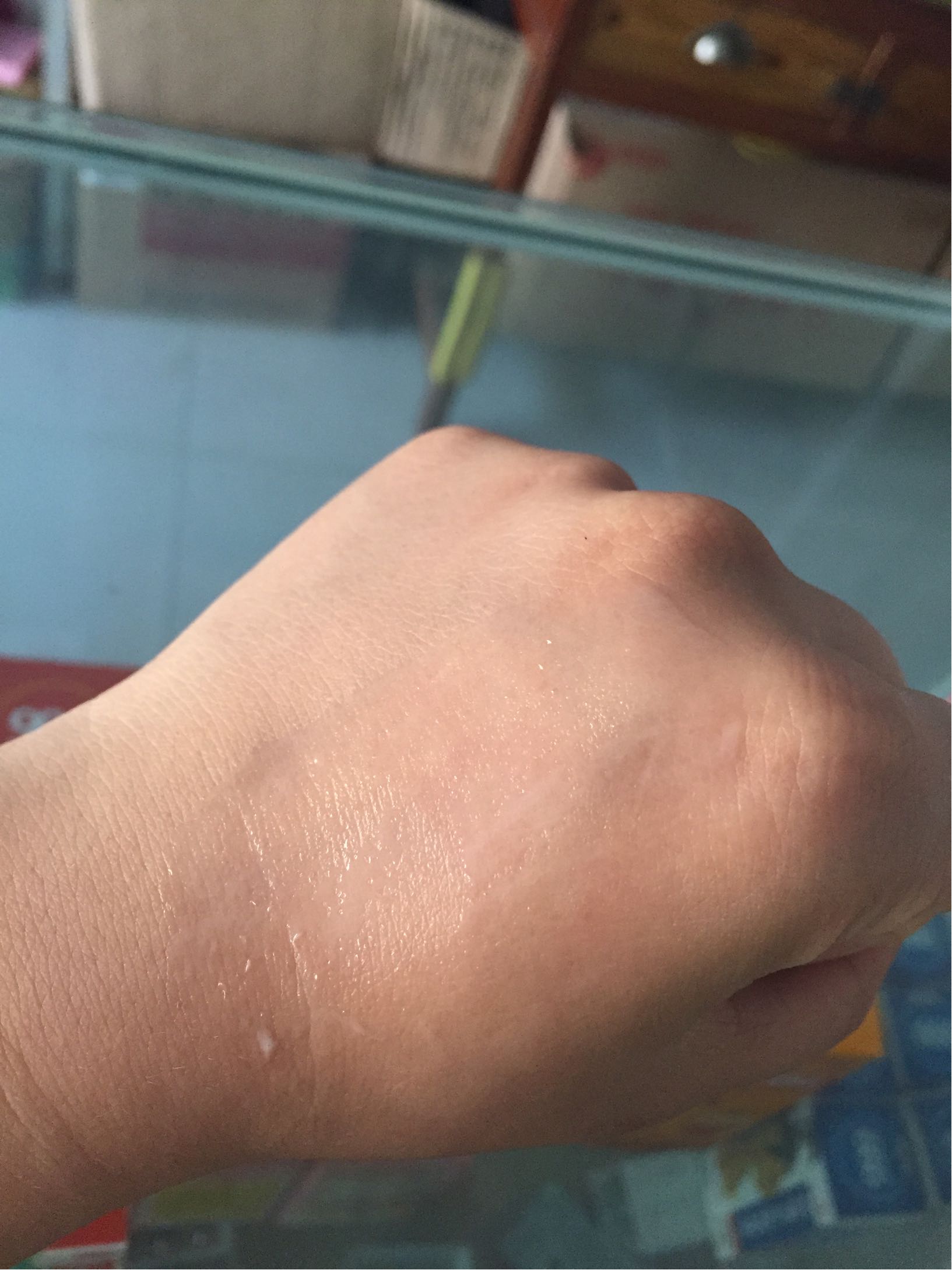 相宜本草红景天焕亮精华液