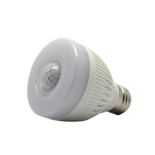 led红外线人体感应灯泡智能光控夜灯楼梯道5W8W塑壳一只包邮12W铝