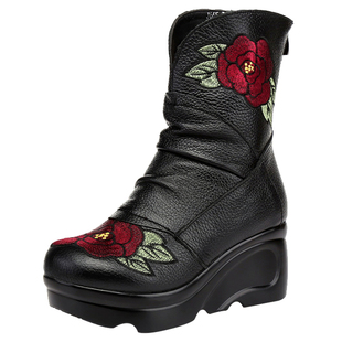 冬季新款民族风真皮短靴女坡跟鞋花加绒中筒靴高跟棉靴厚底马丁靴