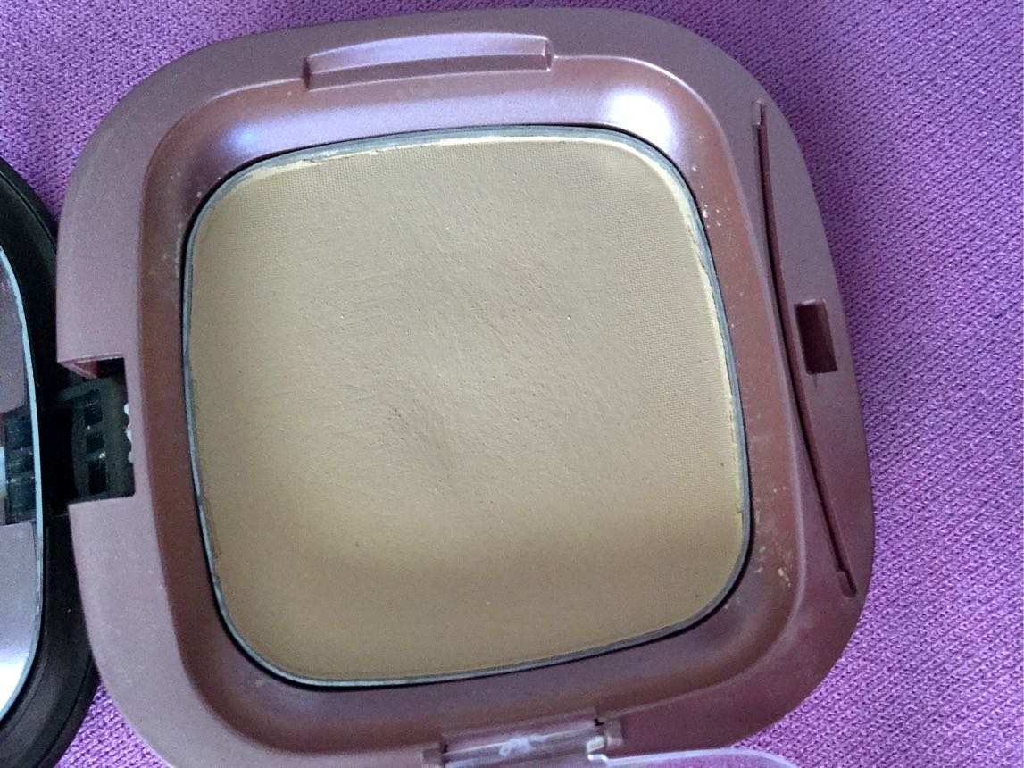 花妍丽花容悦色塑颜粉饼么样到底好不好可以通用吗，两款产品使用评测,第5张