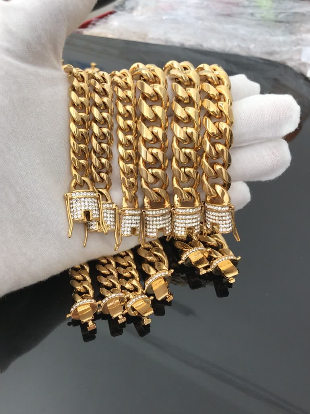 Hip Hop 10mm Cuban Link Chain Jewelry 12mm Solid Ice Out Lock Hip Hop 10mm Cuban Link Chain Jewelry 12mm Solid Ice Out Lock Bracelet 14mm With