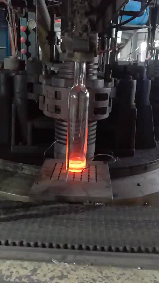 1.5 Liter Round Glass Bottles for Liquor - Eco-friendly