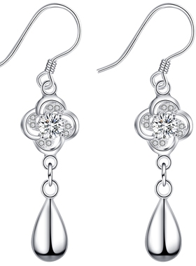 纯正镀白金梅花显脸小妈妈耳环