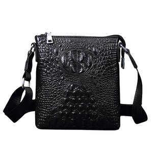 2025春夏新款潮男真皮背包男士斜挎包商务头层牛皮男包软皮单肩包