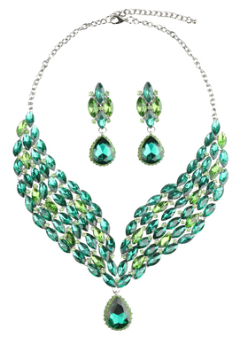 夸张奢华水晶礼服配饰演出大项链