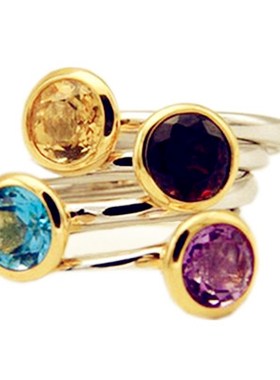 闺蜜屋极简天然石榴石瑞士蓝戒指