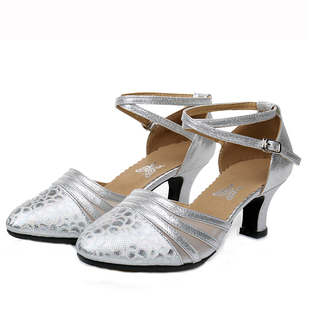 新款拉丁舞鞋女广场舞鞋中跟舞蹈鞋软底跳舞鞋拉丁女鞋高跟演出鞋