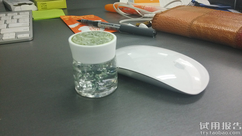 佰草集新玉润保湿眼部啫喱眼霜