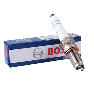 博世双铱金火花塞日产颐达玛驰途达西玛途乐贵士纳瓦拉骏逸NV200