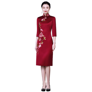 首玺复古旗袍中国风婚礼服妈妈装刺绣改良喜婆婆婚宴装连衣裙