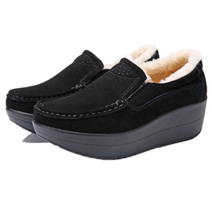 一脚蹬女鞋棉鞋秋冬款保暖妈妈单鞋中跟真皮休闲厚底加绒女摇摇鞋