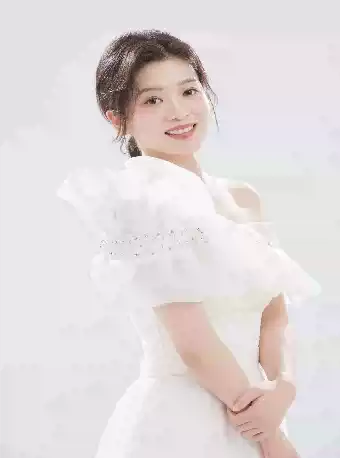 新锐艺术家·2026河南艺术中心公益演出系列 李贝贝一E弦上的芭蕾·中外经典抒情花腔声乐作品音乐会